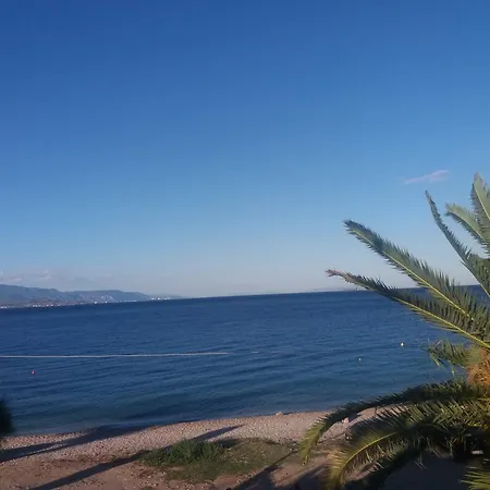 Per Mare Beachfront * ルートラ・オレアス・エレニス